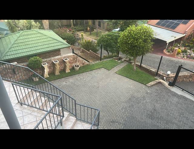 5 BEDROOM HOUSE FOR SALE IN SAFARI GARDENS
